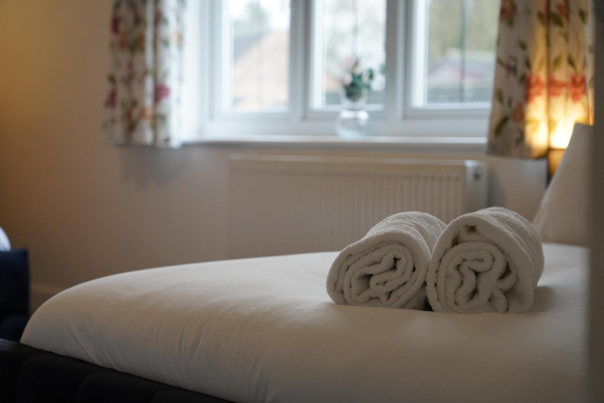 8 Double Beds In A 5 Bedroom House, Pets Welcome Epworth Dış mekan fotoğraf